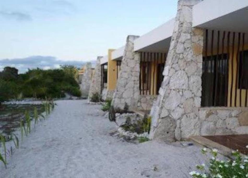 Beachfront Apartment With Swimming Pool. One Bedroom 셀레스툰 외부 사진